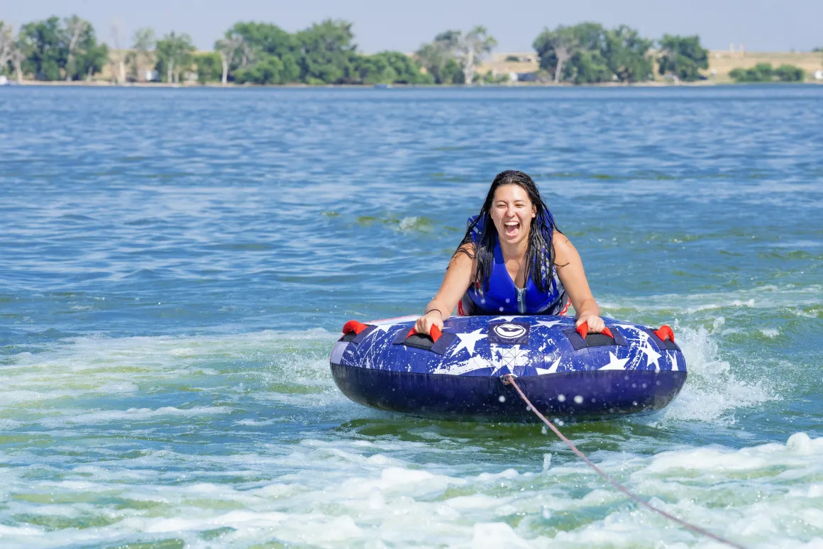 Stars & Stripes Kit | 1 Rider Towable Tube, Pump, Rope for Boating